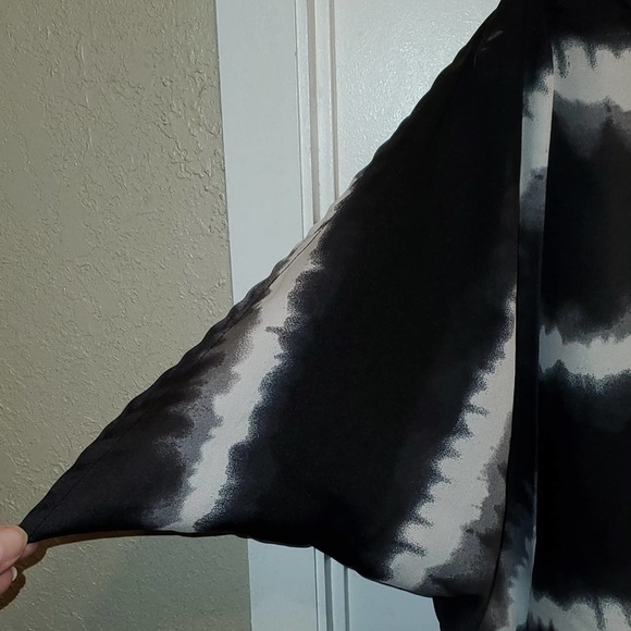 CONVERSE One Star Polyester Flowy Short Sleeve Shirt Size Small - Picture 7 of 9